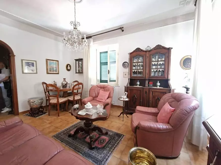 Immagine 7 di Appartamento in vendita  a Carrara