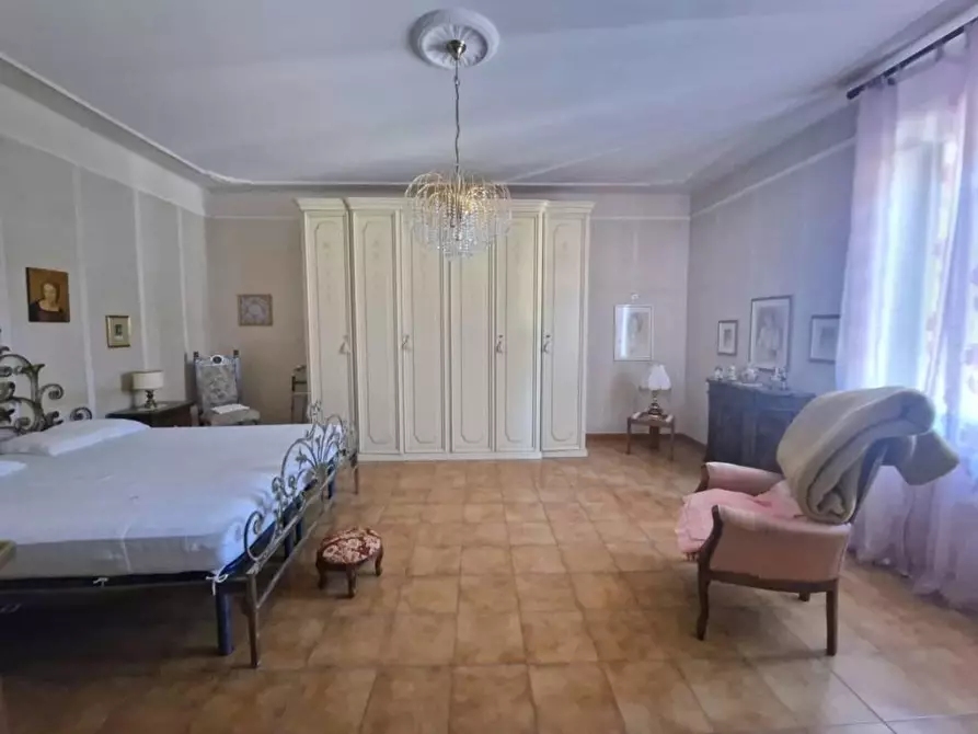 Immagine 11 di Appartamento in vendita  a Carrara