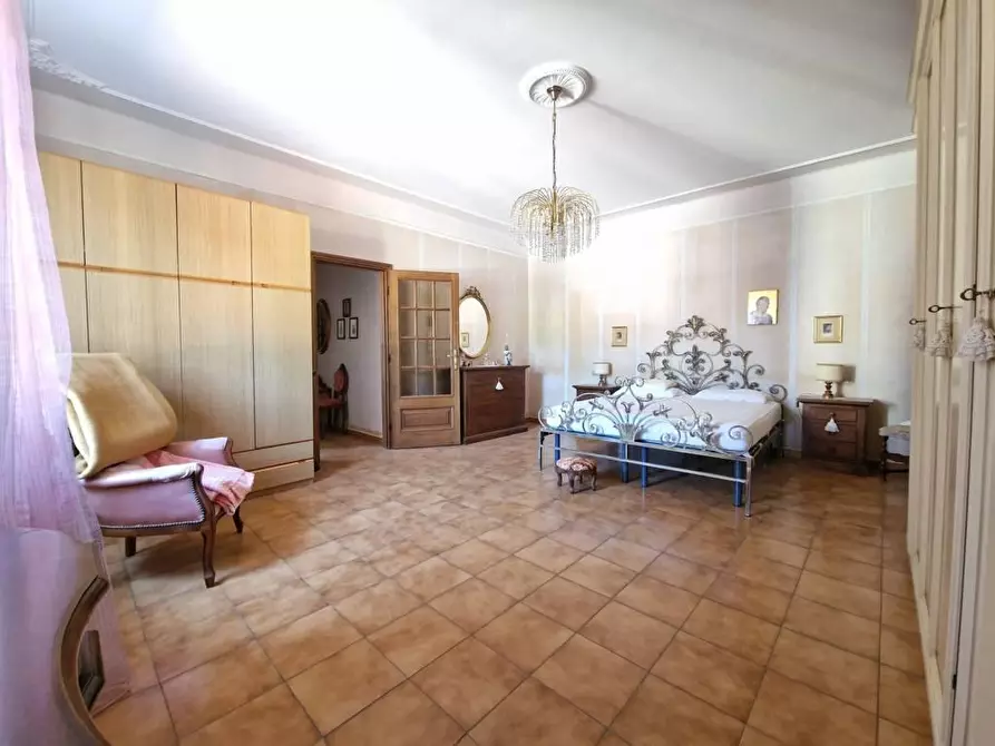 Immagine 16 di Appartamento in vendita  a Carrara