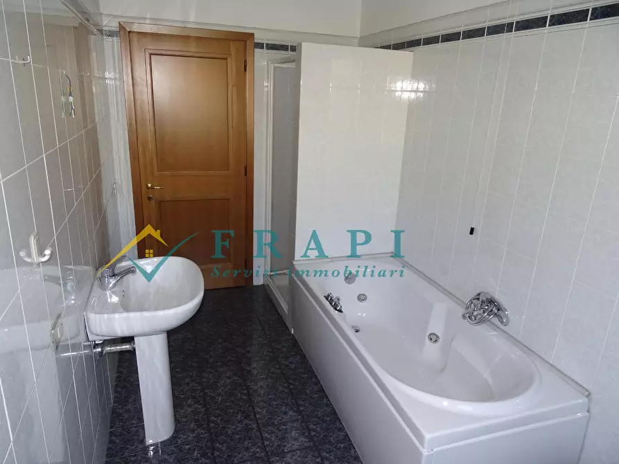 Immagine 9 di Mansarda in vendita  a Agliana