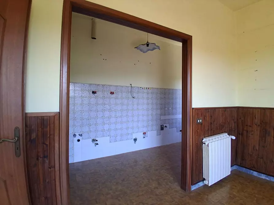 Immagine 16 di Porzione di casa in vendita  a Sarzana