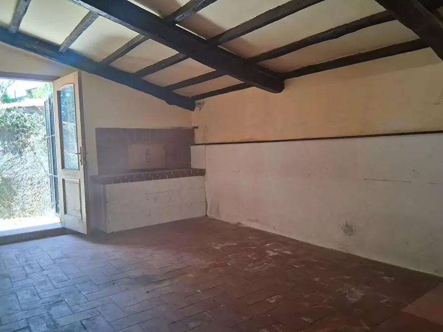 Immagine 22 di Porzione di casa in vendita  a Sarzana