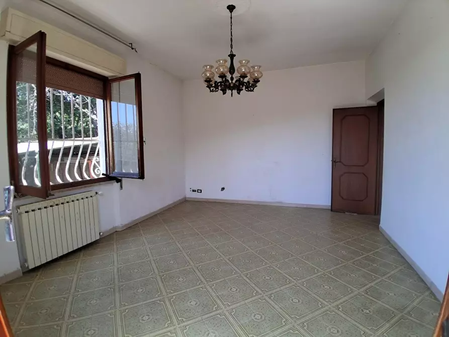 Immagine 13 di Porzione di casa in vendita  a Sarzana