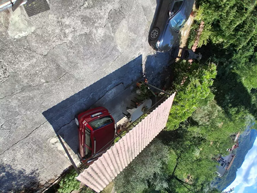 Immagine 10 di Porzione di casa in vendita  a Sarzana