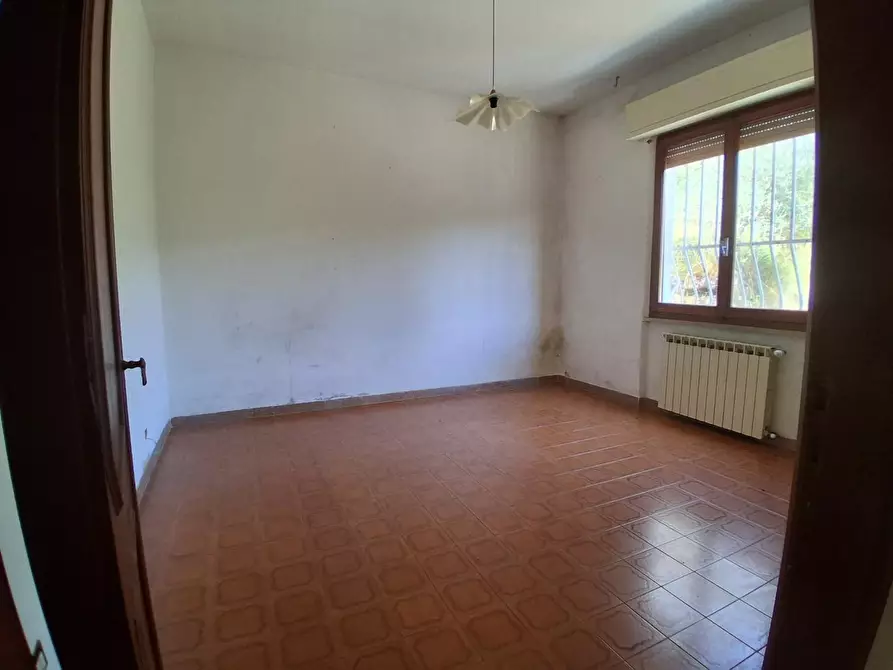 Immagine 18 di Porzione di casa in vendita  a Sarzana