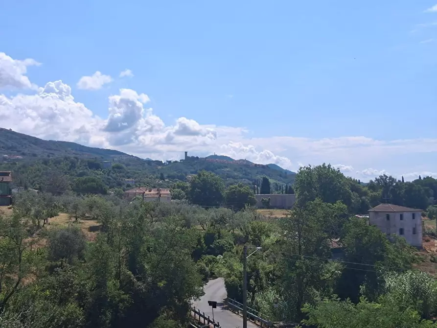 Immagine 12 di Porzione di casa in vendita  a Sarzana