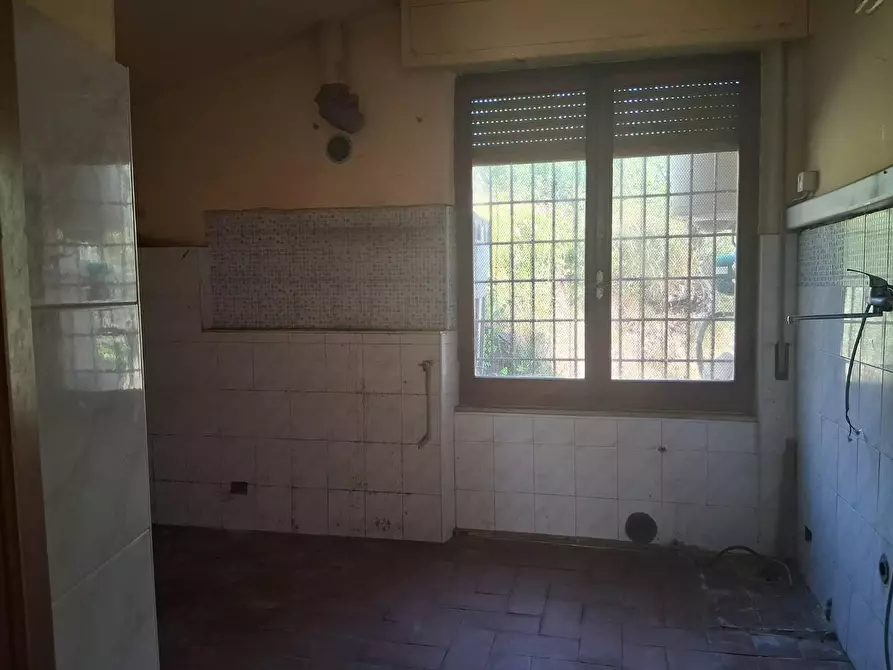 Immagine 23 di Porzione di casa in vendita  a Sarzana