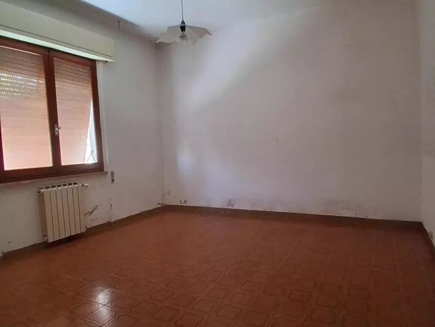 Immagine 21 di Porzione di casa in vendita  a Sarzana