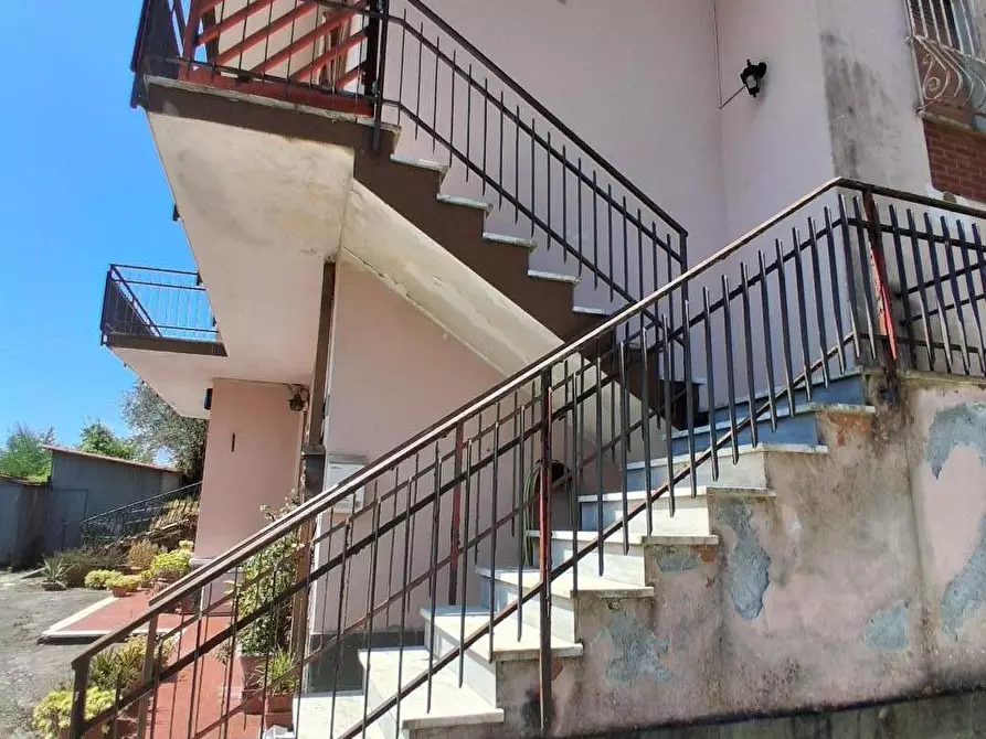 Immagine 9 di Porzione di casa in vendita  a Sarzana