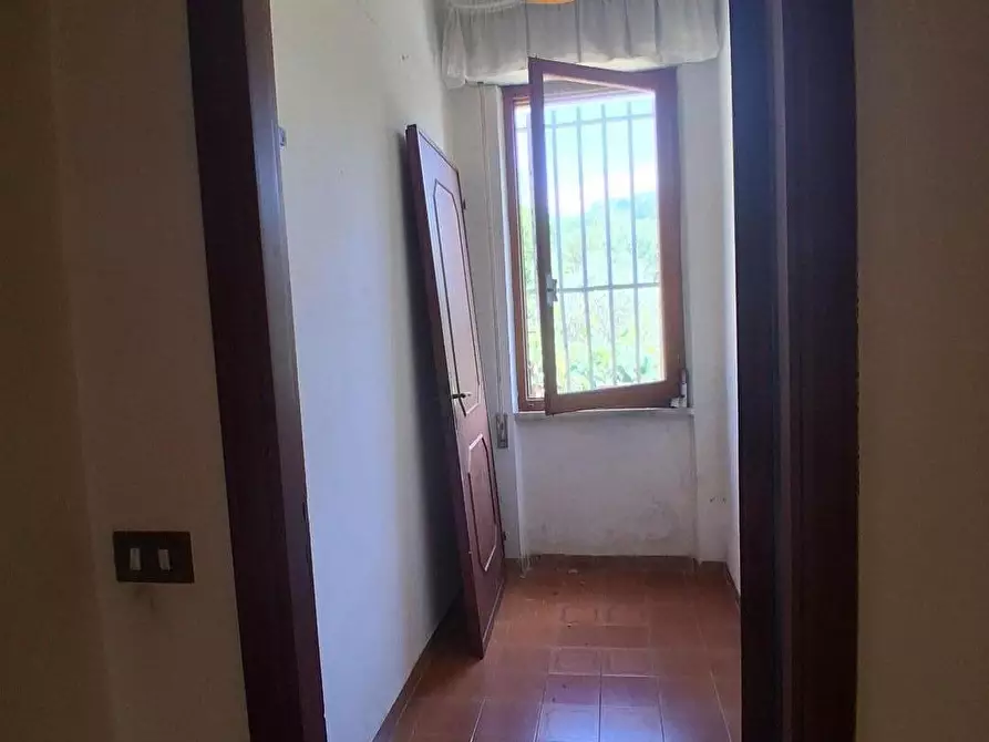 Immagine 17 di Porzione di casa in vendita  a Sarzana