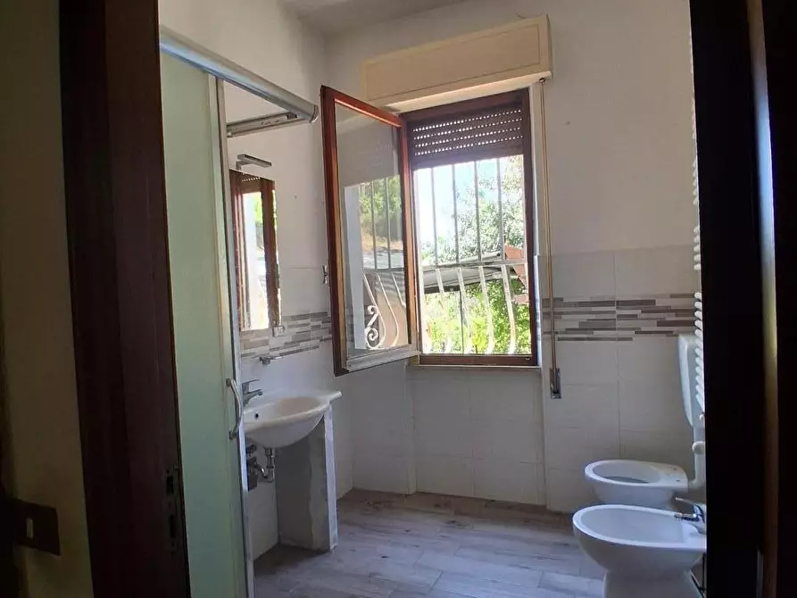 Immagine 20 di Porzione di casa in vendita  a Sarzana