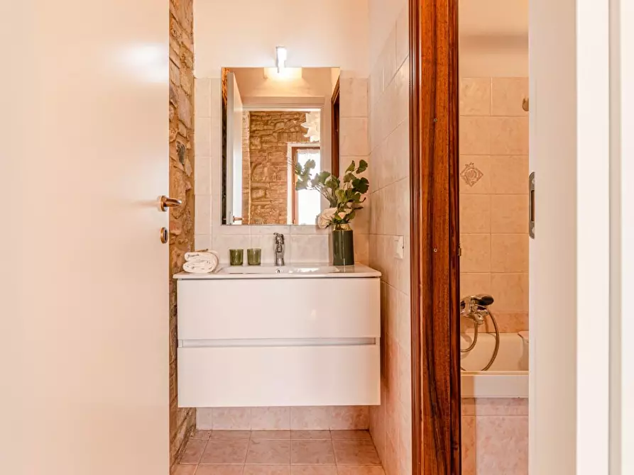 Immagine 16 di Porzione di casa in vendita  a Montaione