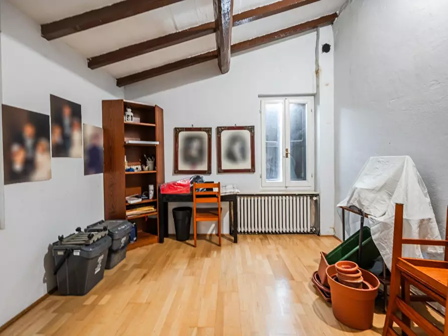 Immagine 13 di Casa indipendente in vendita  a Reggio Nell'emilia