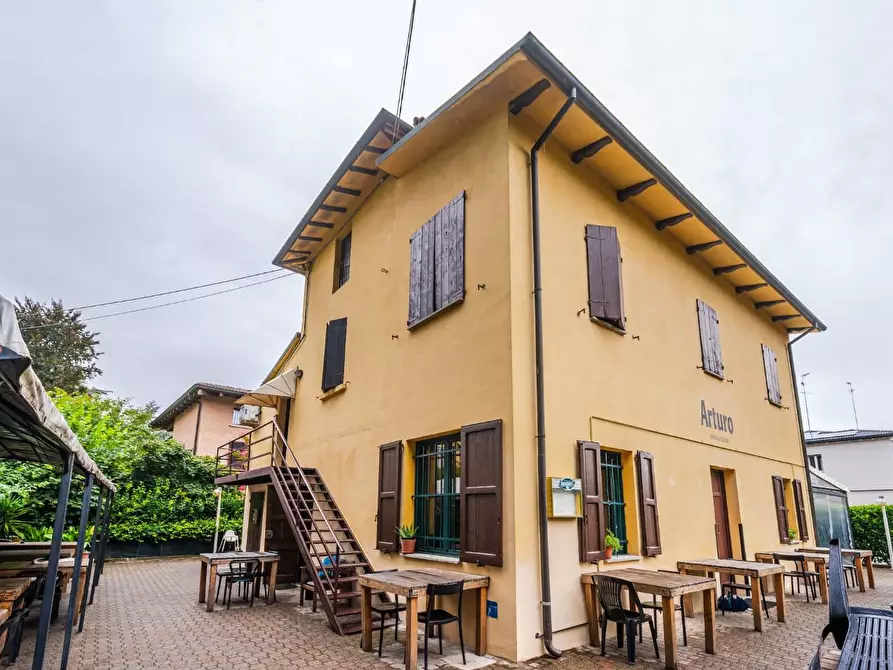 Immagine 2 di Casa indipendente in vendita  a Reggio Nell'emilia
