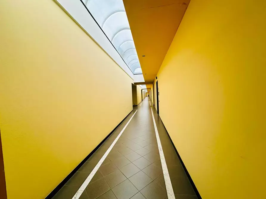 Immagine 8 di Ufficio in vendita  a Capannori