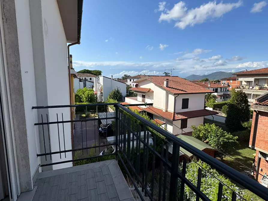 Immagine 22 di Appartamento in vendita  a Pisa