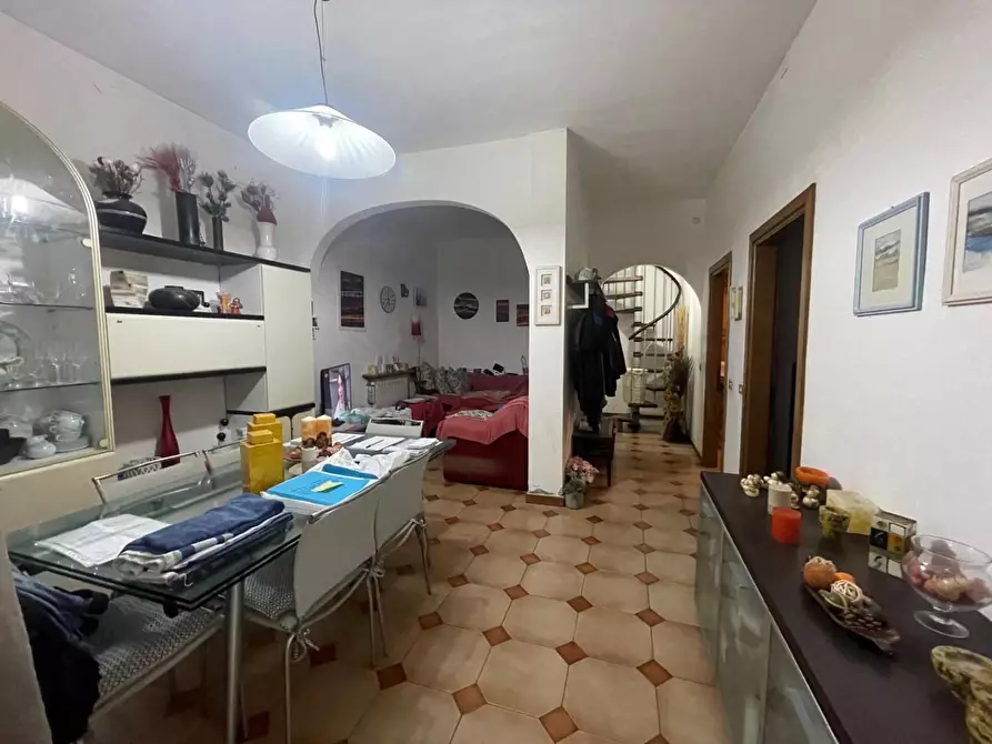 Immagine 11 di Casa bifamiliare in vendita  a Castelnuovo Magra