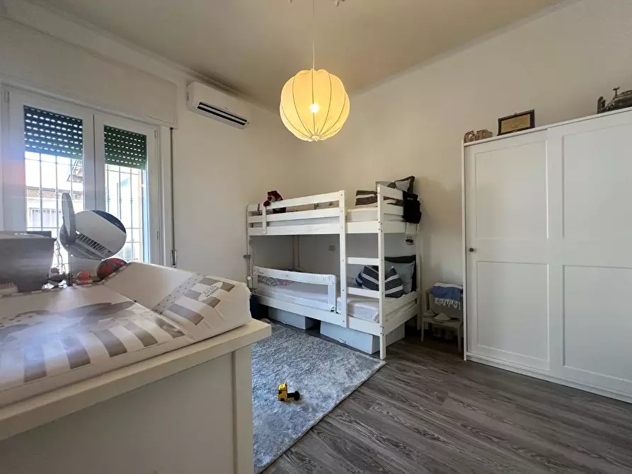 Immagine 18 di Appartamento in vendita  a Viareggio