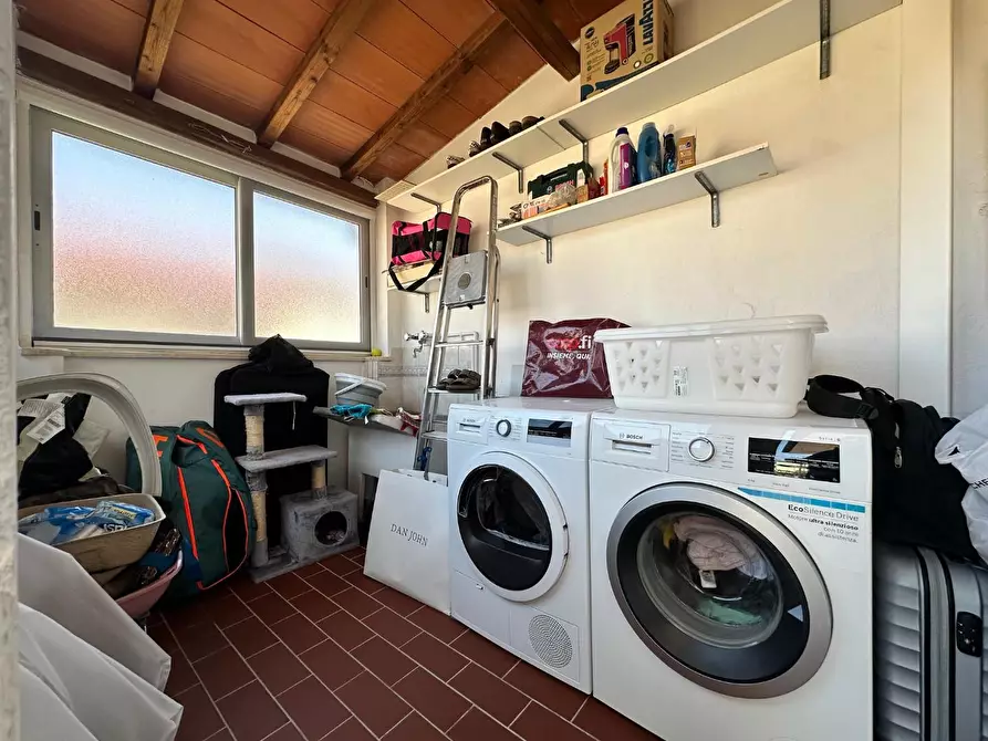 Immagine 7 di Appartamento in vendita  a Viareggio