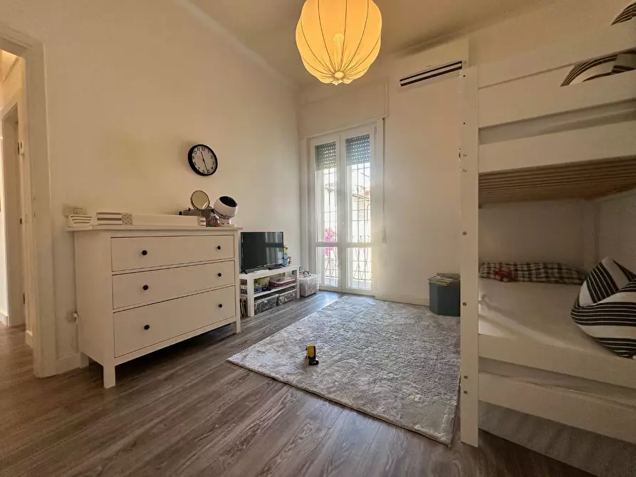 Immagine 21 di Appartamento in vendita  a Viareggio