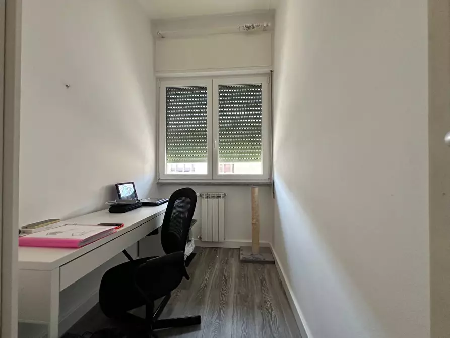 Immagine 13 di Appartamento in vendita  a Viareggio