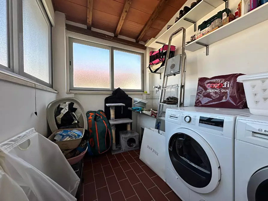 Immagine 6 di Appartamento in vendita  a Viareggio