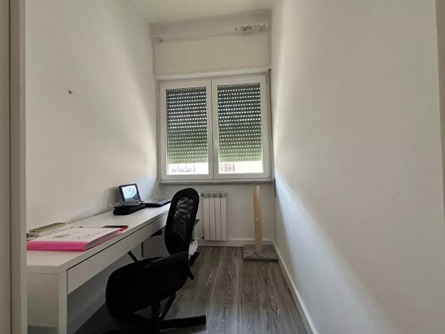 Immagine 12 di Appartamento in vendita  a Viareggio