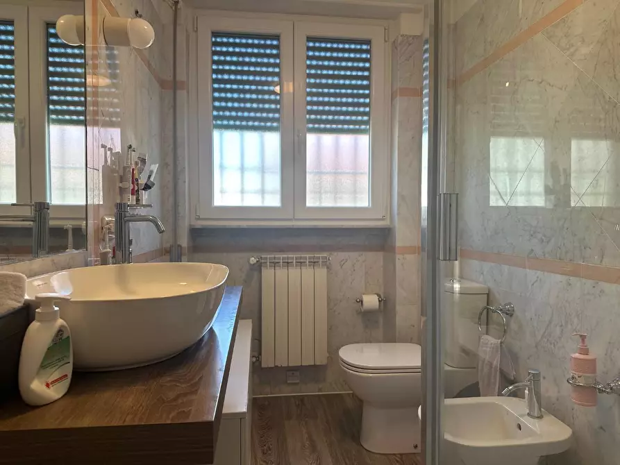 Immagine 8 di Appartamento in vendita  a Viareggio