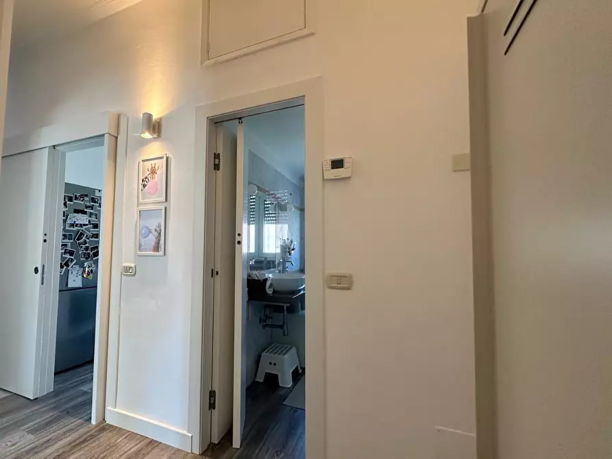 Immagine 22 di Appartamento in vendita  a Viareggio