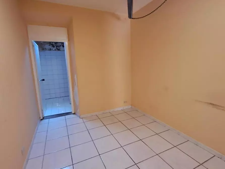 Immagine 4 di Locale commerciale in affitto  a Livorno