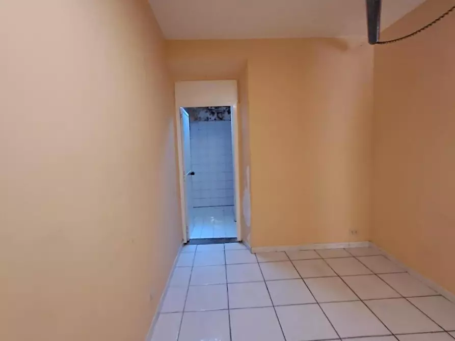 Immagine 5 di Locale commerciale in affitto  a Livorno