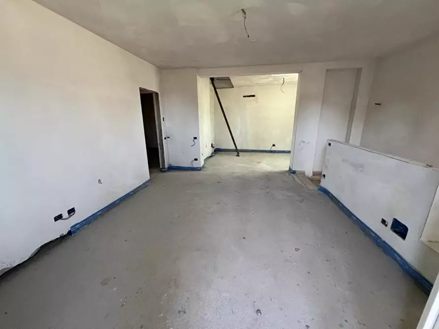 Immagine 9 di Appartamento in vendita  a Cecina