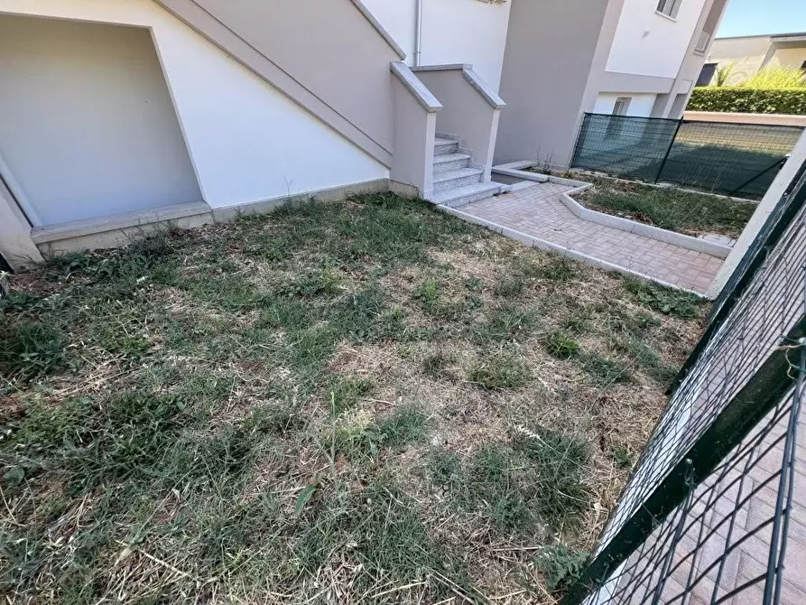 Immagine 2 di Appartamento in vendita  a Cecina