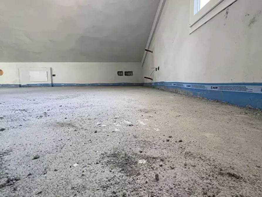 Immagine 14 di Appartamento in vendita  a Cecina