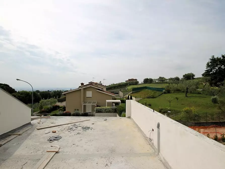 Immagine 8 di Villa in vendita  a Capannori
