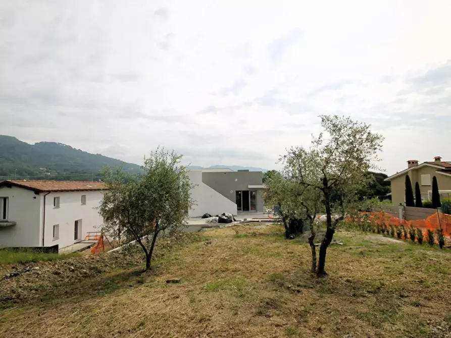 Immagine 6 di Villa in vendita  a Capannori