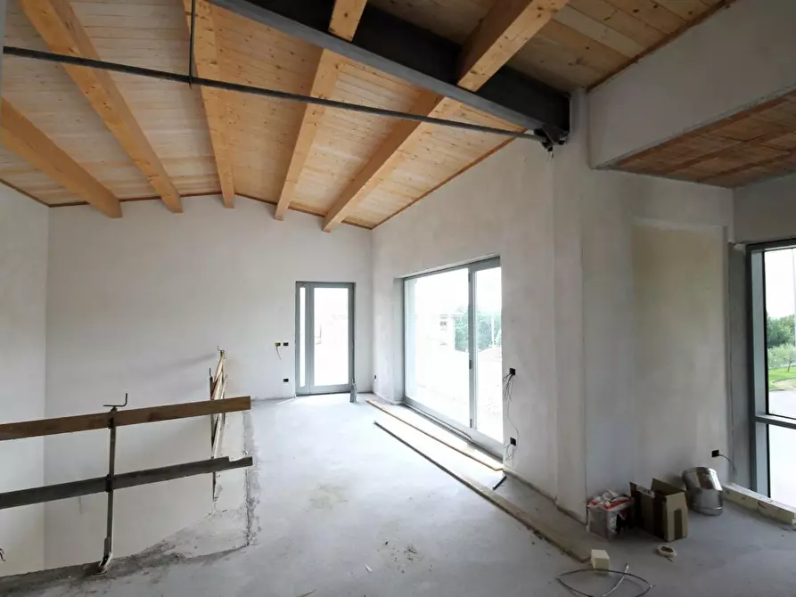 Immagine 10 di Villa in vendita  a Capannori