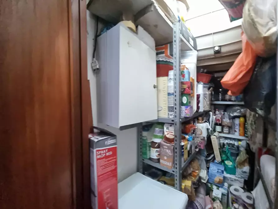 Immagine 36 di Appartamento in vendita  a Livorno