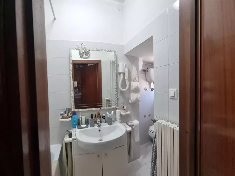 Immagine 18 di Appartamento in vendita  a Livorno