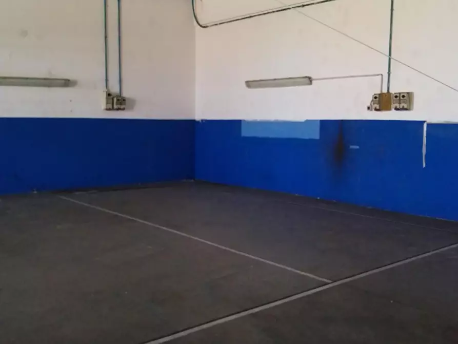 Immagine 1 di Locale commerciale in affitto  a San Giuliano Terme