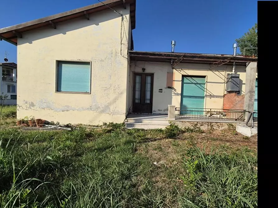 Immagine 13 di Casa bifamiliare in vendita  a Camaiore