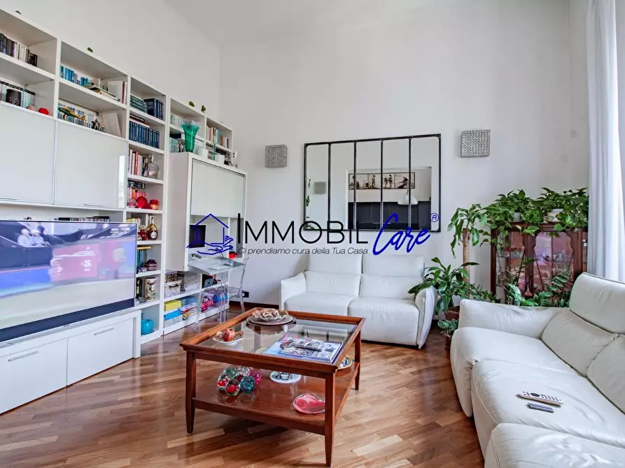 Immagine 4 di Appartamento in vendita  a Livorno