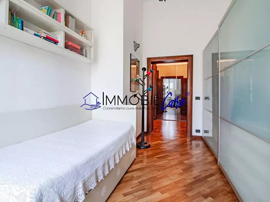 Immagine 18 di Appartamento in vendita  a Livorno