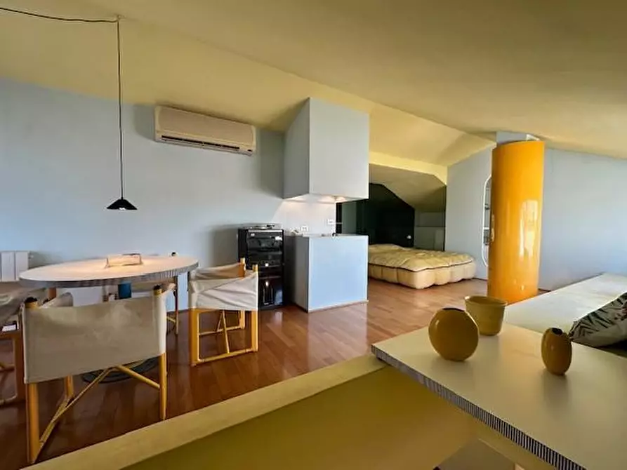 Immagine 20 di Mansarda in vendita  a Camaiore