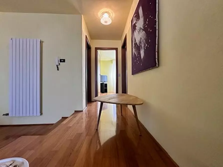 Immagine 11 di Mansarda in vendita  a Camaiore