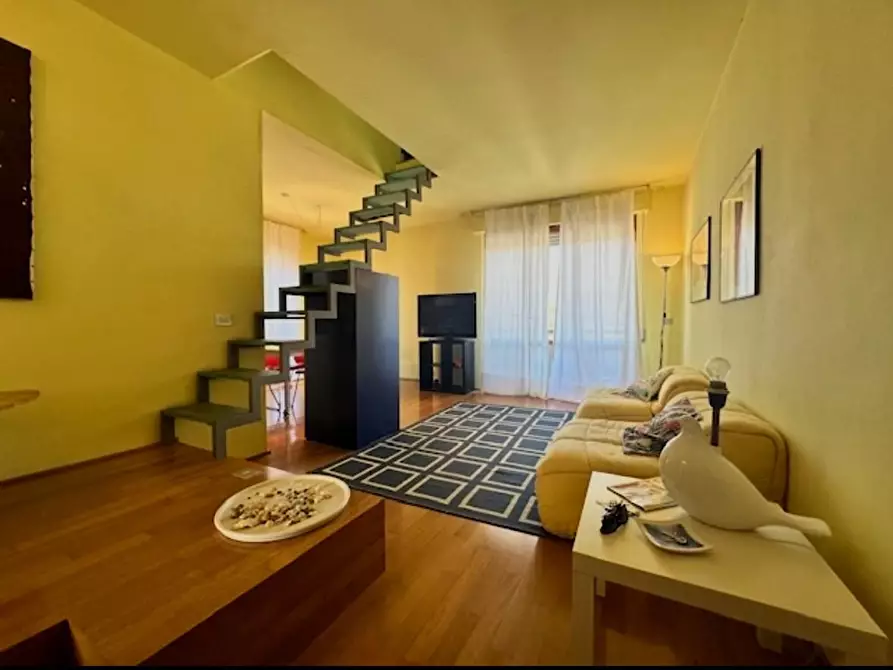 Immagine 42 di Mansarda in vendita  a Camaiore