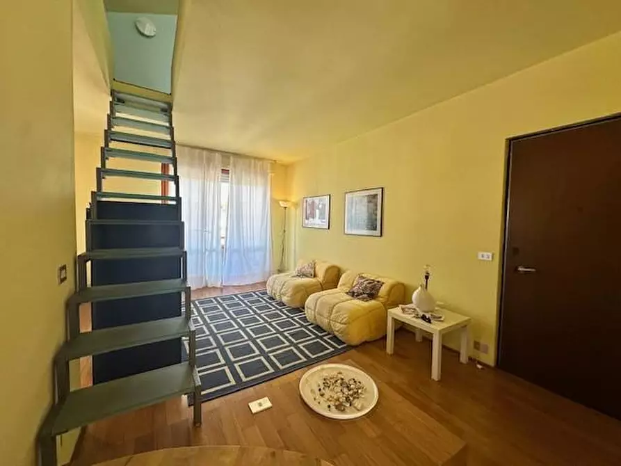 Immagine 7 di Mansarda in vendita  a Camaiore