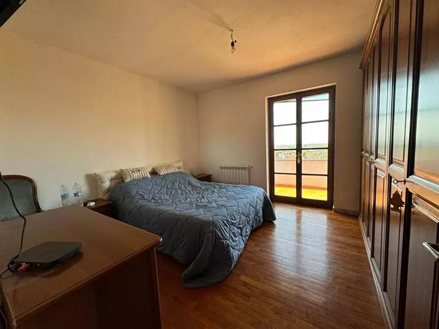 Immagine 19 di Villa in vendita  a Carrara