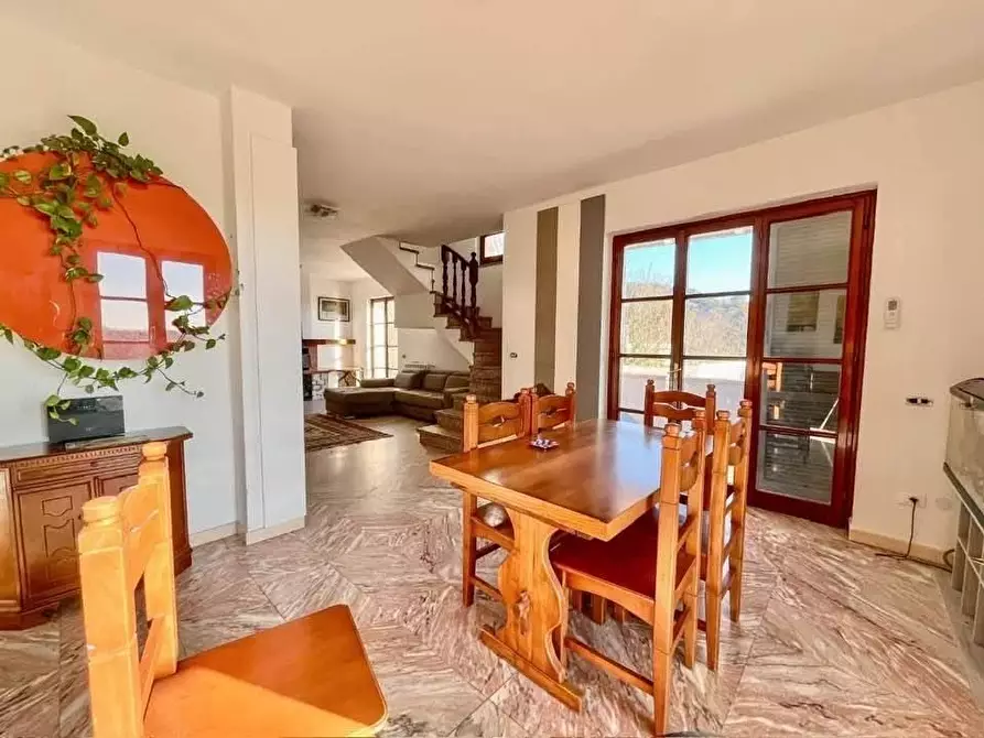 Immagine 10 di Villa in vendita  a Carrara