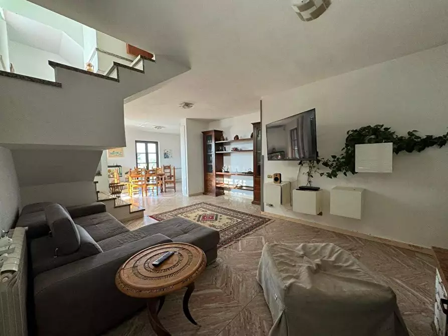 Immagine 13 di Villa in vendita  a Carrara